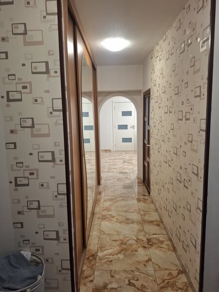 Lujerului 5 minute de metrou, apartament cu 4 camere renovat in totalitate.